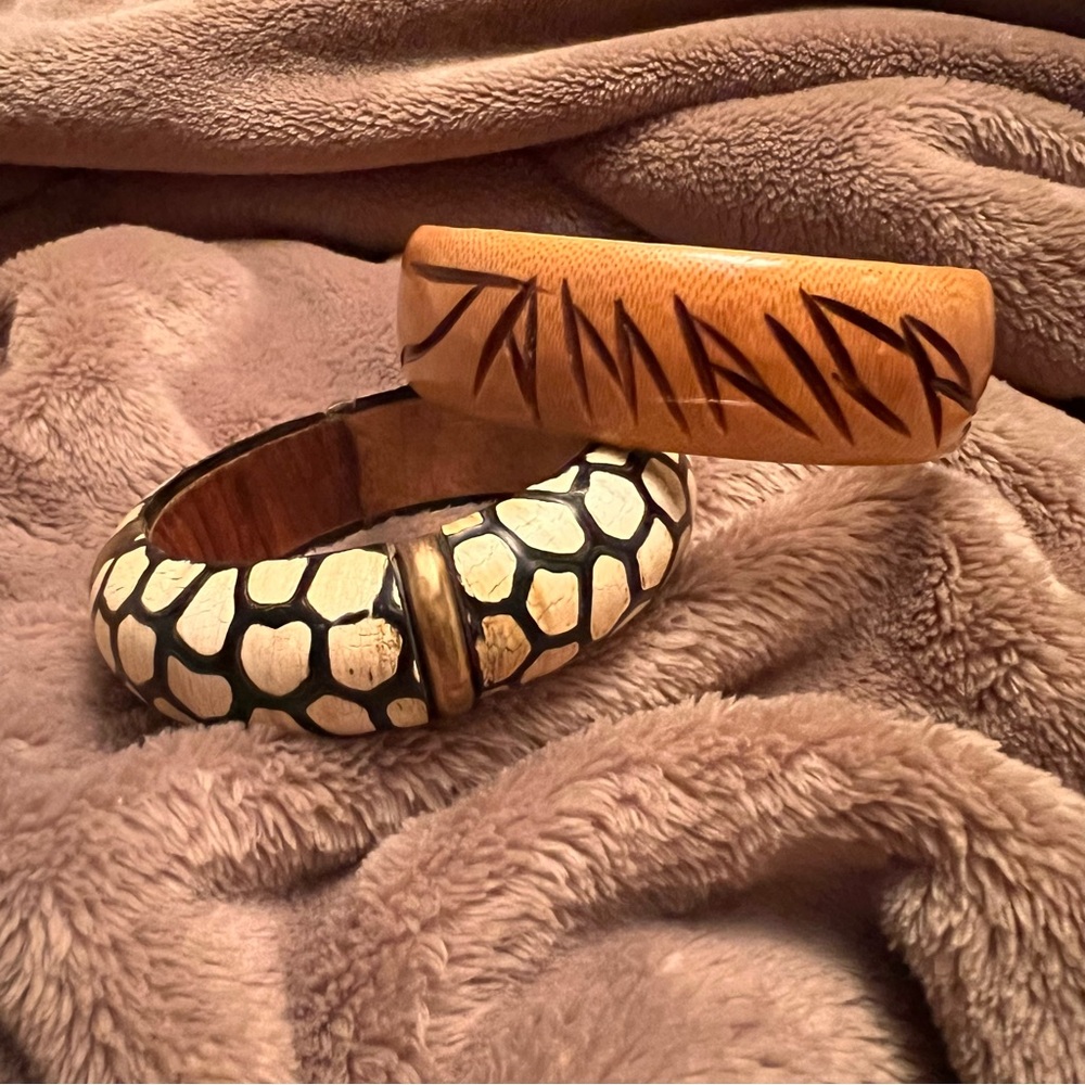 Brown and White 'Jamaica' Giraffe Print Vintage Wooden Boho Bangle Set